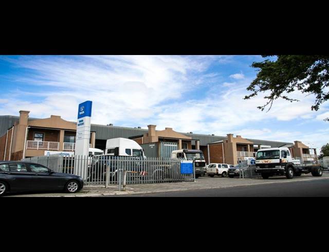 1,326M² WAREHOUSE TO LET IN SAXENBURG PARK 1